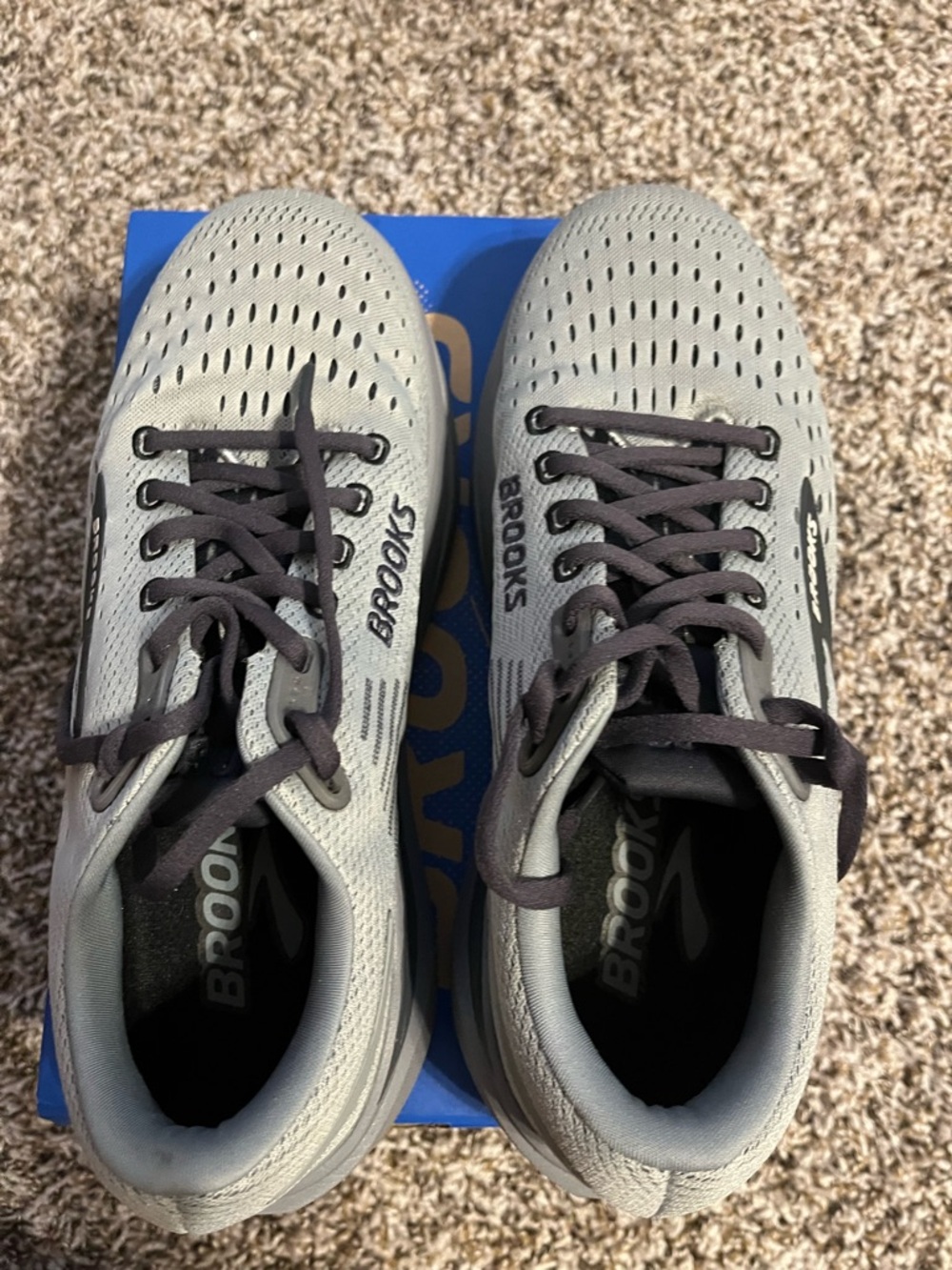 Brooks Men's Gray Athletic Running Shoes with Dark Gray Laces